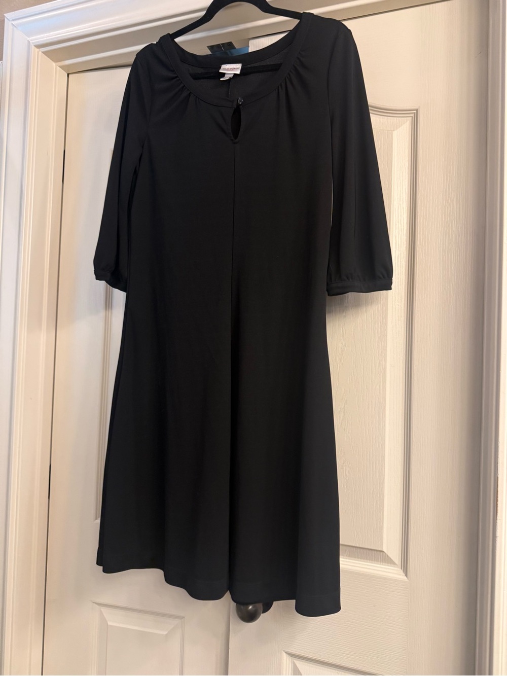 Isaac Mizrahi Black Keyhole Neck Tunic Dress